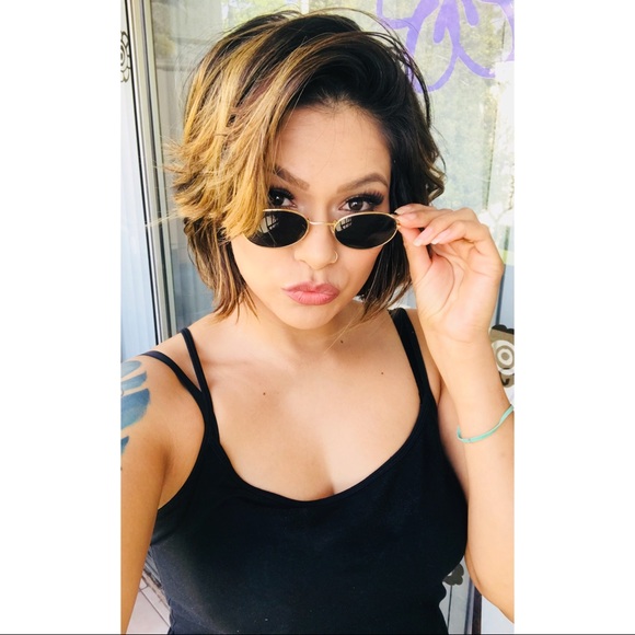 90’s Vibe Sunglasses - Picture 3 of 5